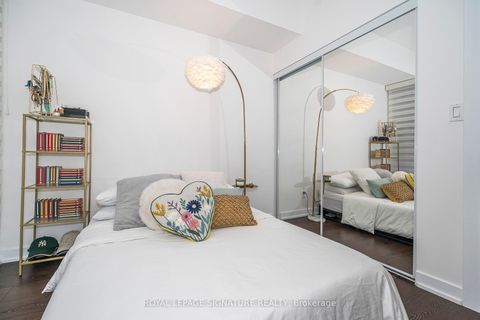 Photo 17 at TH05 - 20 Bruyeres Mews, Waterfront Communities C1, Toronto