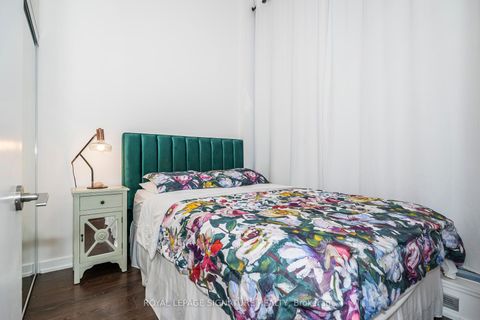 Photo 19 at TH05 - 20 Bruyeres Mews, Waterfront Communities C1, Toronto