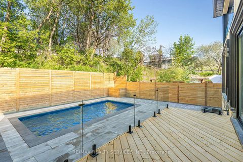 Photo 3 at 3 Bonnyview Drive, Queensway, Toronto