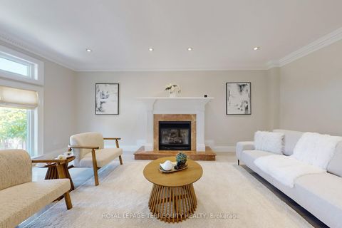 Photo 3 at 12 Highland Hill, Glen Park, Toronto