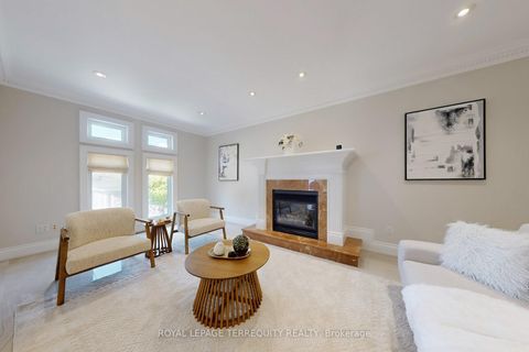 Photo 4 at 12 Highland Hill, Glen Park, Toronto