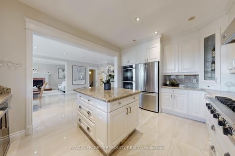 Photo 11 at 12 Highland Hill, Glen Park, Toronto