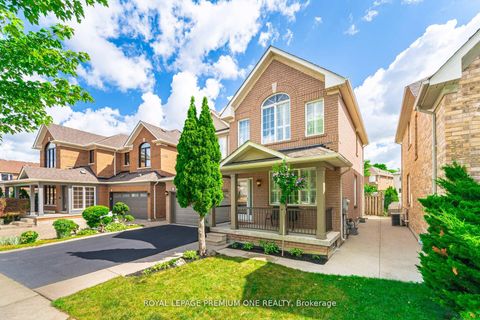 Photo 4 at 21 Ocean Avenue, Vellore Village, Vaughan
