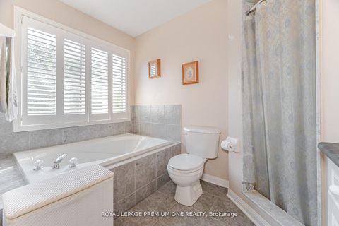 Photo 27 at 21 Ocean Avenue, Vellore Village, Vaughan