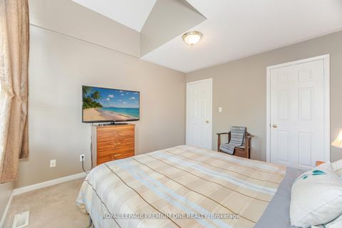 Photo 32 at 21 Ocean Avenue, Vellore Village, Vaughan