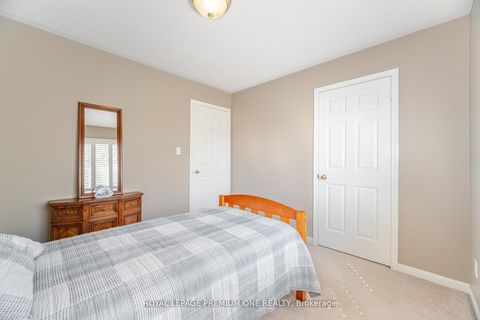 Photo 34 at 21 Ocean Avenue, Vellore Village, Vaughan
