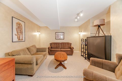 Photo 37 at 21 Ocean Avenue, Vellore Village, Vaughan
