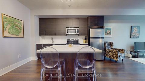 Photo 3 at 925 - 560 Front Street W, Waterfront Communities C1, Toronto
