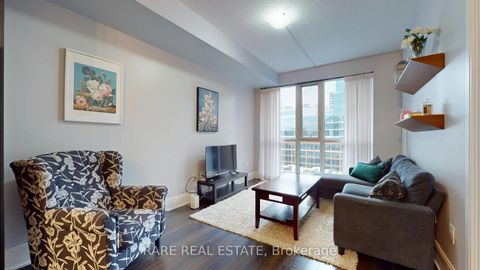 Photo 4 at 925 - 560 Front Street W, Waterfront Communities C1, Toronto
