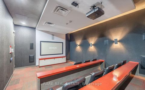 Photo 17 at 925 - 560 Front Street W, Waterfront Communities C1, Toronto