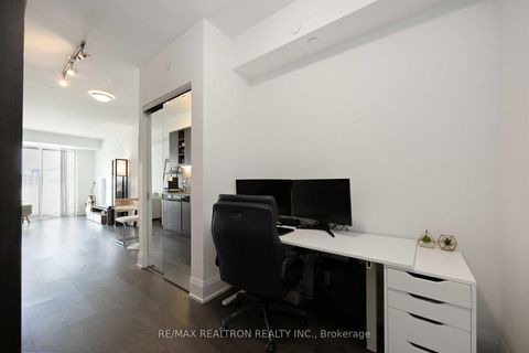 Photo 2 at 1312 - 101 Erskine Avenue, Mount Pleasant West, Toronto