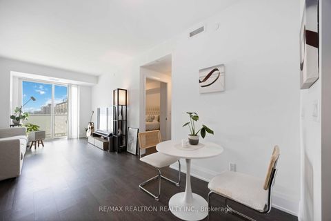 Photo 10 at 1312 - 101 Erskine Avenue, Mount Pleasant West, Toronto