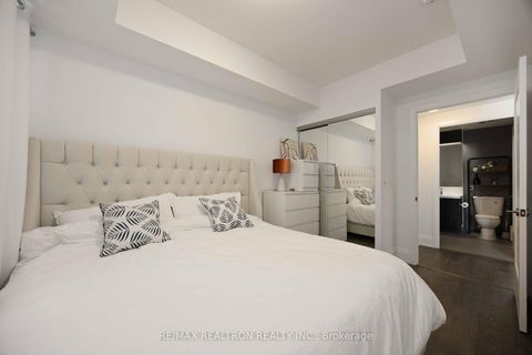 Photo 13 at 1312 - 101 Erskine Avenue, Mount Pleasant West, Toronto