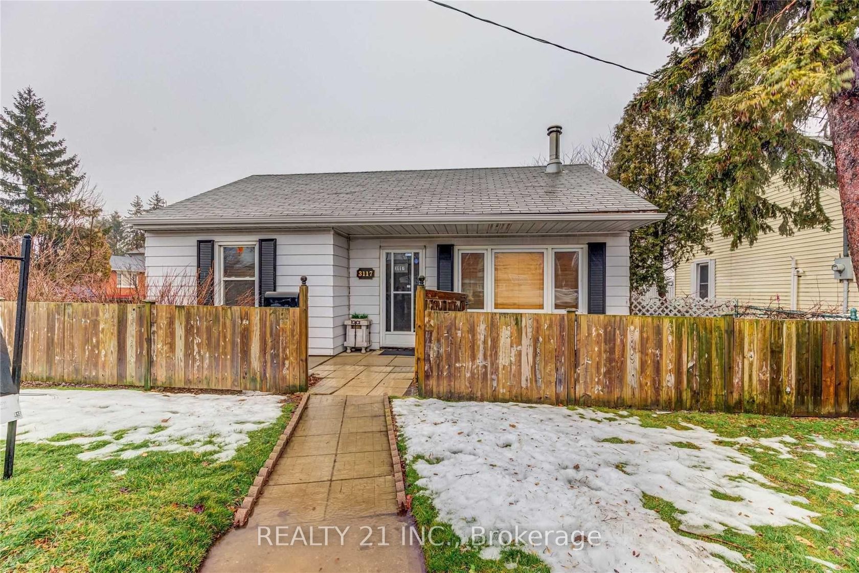3117 St Clair Avenue E, Birchmount, Toronto 