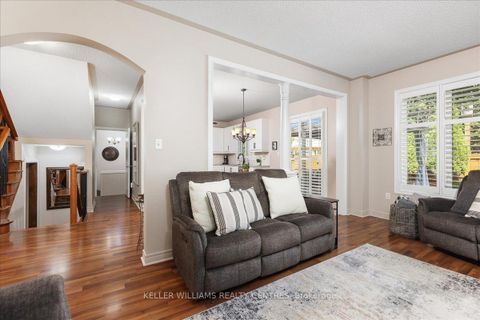 Photo 14 at 47 Ames Crescent, Bayview Northeast, Aurora