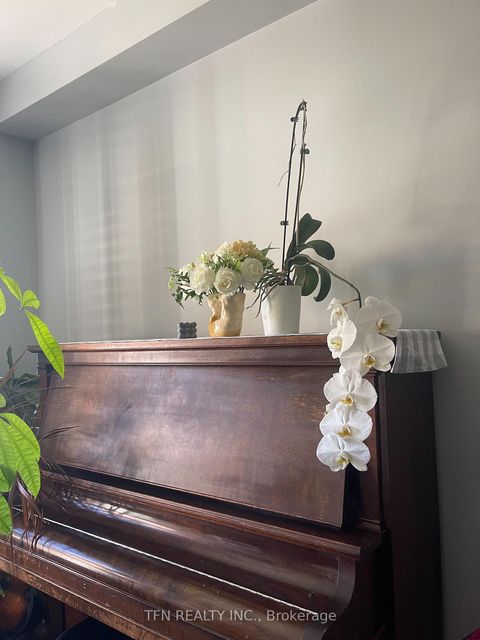 Photo 5 at 5 Belwood Boulevard, Patterson, Vaughan