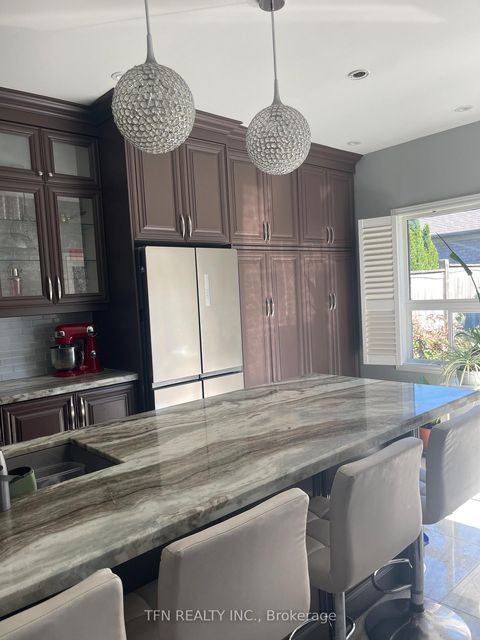 Photo 7 at 5 Belwood Boulevard, Patterson, Vaughan