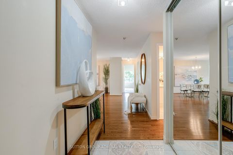 Photo 1 at 311 - 7250 Yonge Street, Yorkhill, Vaughan Photo 1 at 311 - 7250 Yonge Street, Yorkhill, Vaughan