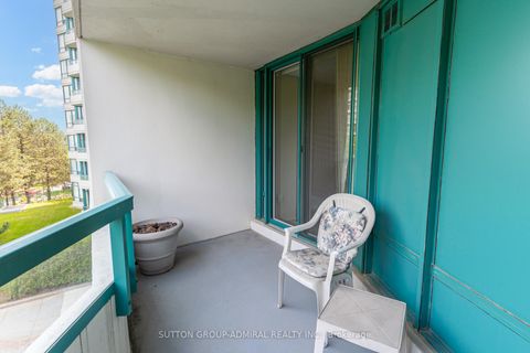 Photo 26 at 311 - 7250 Yonge Street, Yorkhill, Vaughan