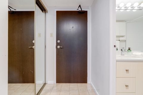 Photo 4 at 332 - 60 Homewood Avenue, South St. James Town, Toronto