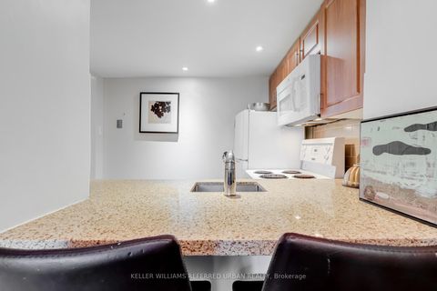 Photo 6 at 332 - 60 Homewood Avenue, South St. James Town, Toronto