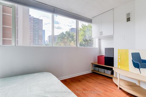 Photo 10 at 332 - 60 Homewood Avenue, South St. James Town, Toronto