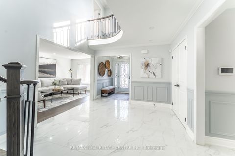 Photo 7 at 499 Aberdeen Avenue N, East Woodbridge, Vaughan