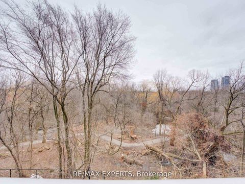 Photo 25 at 231 - 8763 Bayview Avenue W, Doncrest, Richmond Hill