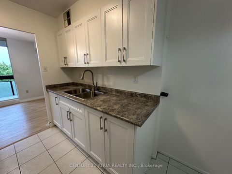 Photo 1 at 814 - 350 Seneca Hill Drive, Don Valley Village, Toronto