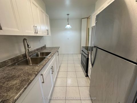 Photo 2 at 814 - 350 Seneca Hill Drive, Don Valley Village, Toronto