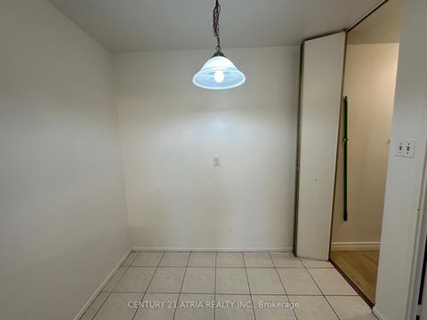 Photo 5 at 814 - 350 Seneca Hill Drive, Don Valley Village, Toronto