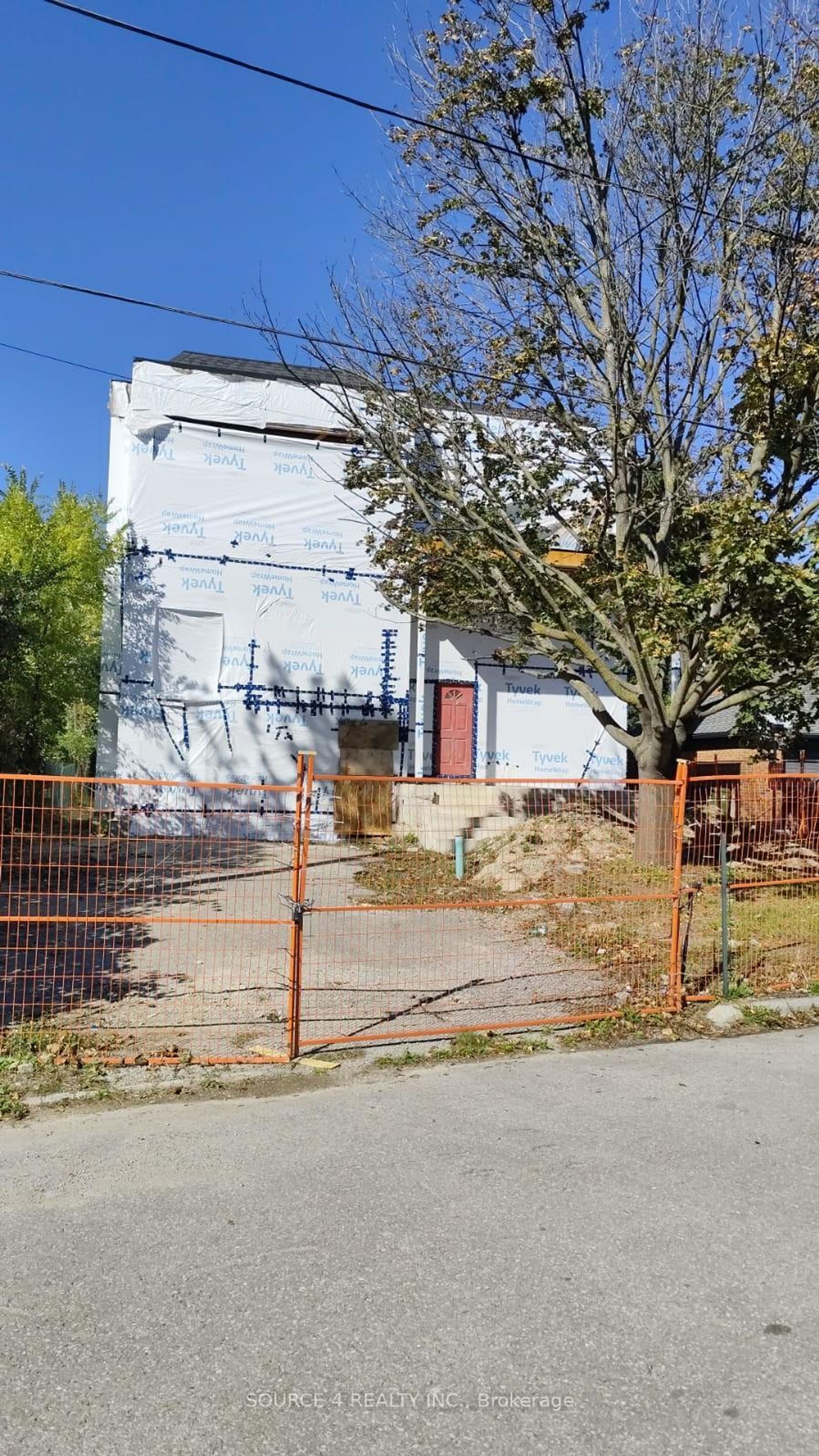 30 Irvington Crescent, Willowdale East, Toronto by Alessia Polo 30 Irvington Crescent, Willowdale East, Toronto