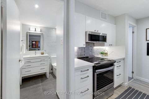 Photo 10 at 204 - 105 McCaul Street, Chinatown, Toronto