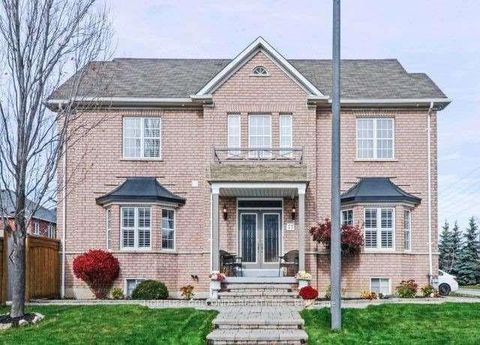 Photo 0 at 77 Arco Circle, Maple, Vaughan