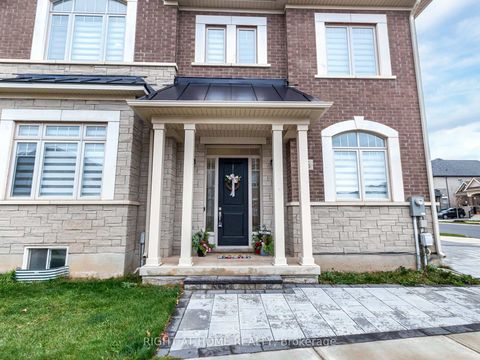 Photo 4 at 95 Viva Gardens, GO Glenorchy, Oakville