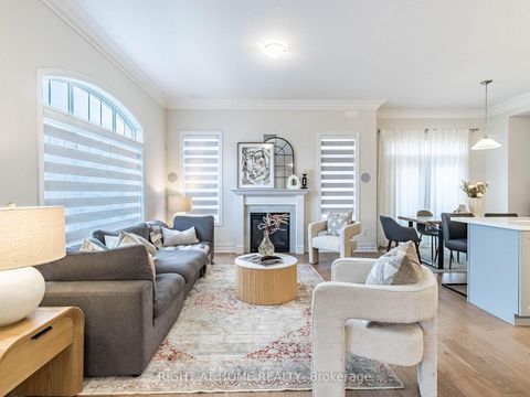 Photo 12 at 95 Viva Gardens, GO Glenorchy, Oakville