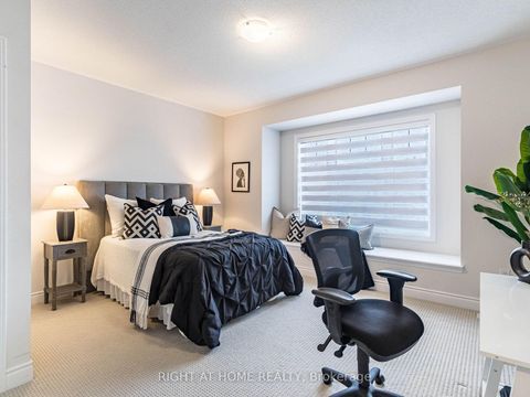 Photo 29 at 95 Viva Gardens, GO Glenorchy, Oakville