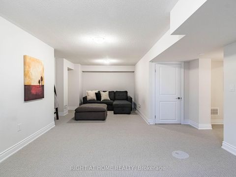 Photo 42 at 95 Viva Gardens, GO Glenorchy, Oakville