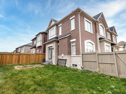 Photo 44 at 95 Viva Gardens, GO Glenorchy, Oakville