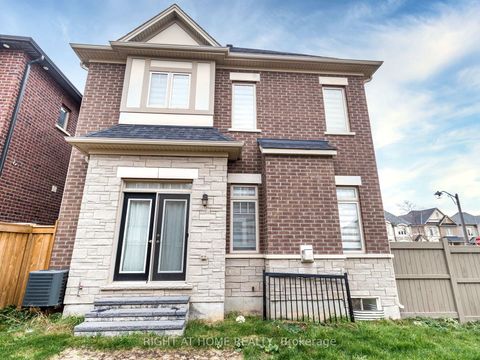 Photo 45 at 95 Viva Gardens, GO Glenorchy, Oakville
