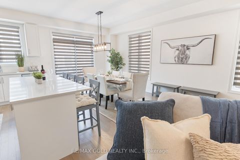 Photo 10 at 91 Phoenix Boulevard, Painswick South, Barrie Photo 10 at 91 Phoenix Boulevard, Painswick South, Barrie