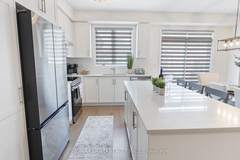 Photo 12 at 91 Phoenix Boulevard, Painswick South, Barrie Photo 12 at 91 Phoenix Boulevard, Painswick South, Barrie