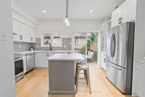 Photo 11 at 139 Harbourview Crescent, Mimico, Toronto