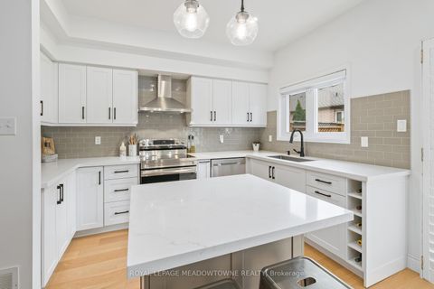 Photo 13 at 139 Harbourview Crescent, Mimico, Toronto