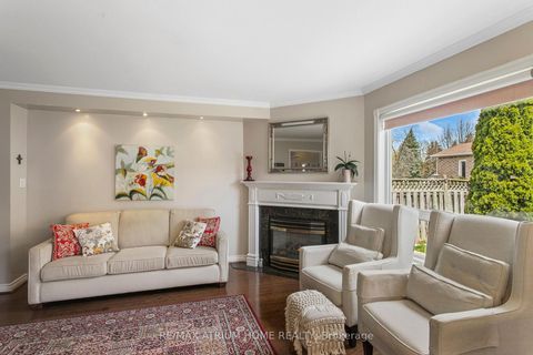 Photo 16 at 9 Constellation Crescent, Observatory, Richmond Hill