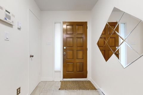 Photo 2 at 72 - 42 John Cabot Way, Jane Heights, Toronto