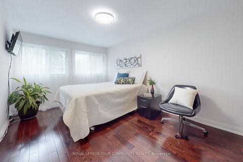 Photo 18 at 72 - 42 John Cabot Way, Jane Heights, Toronto