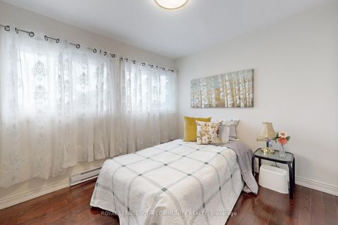 Photo 21 at 72 - 42 John Cabot Way, Jane Heights, Toronto