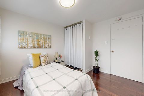 Photo 22 at 72 - 42 John Cabot Way, Jane Heights, Toronto