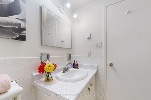 Photo 28 at 72 - 42 John Cabot Way, Jane Heights, Toronto